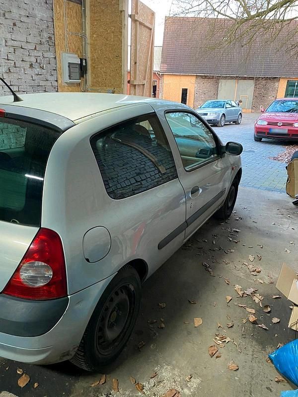 Gebraucht Renault Clio 58 PS (42 kW) 2002 Grau Coupé