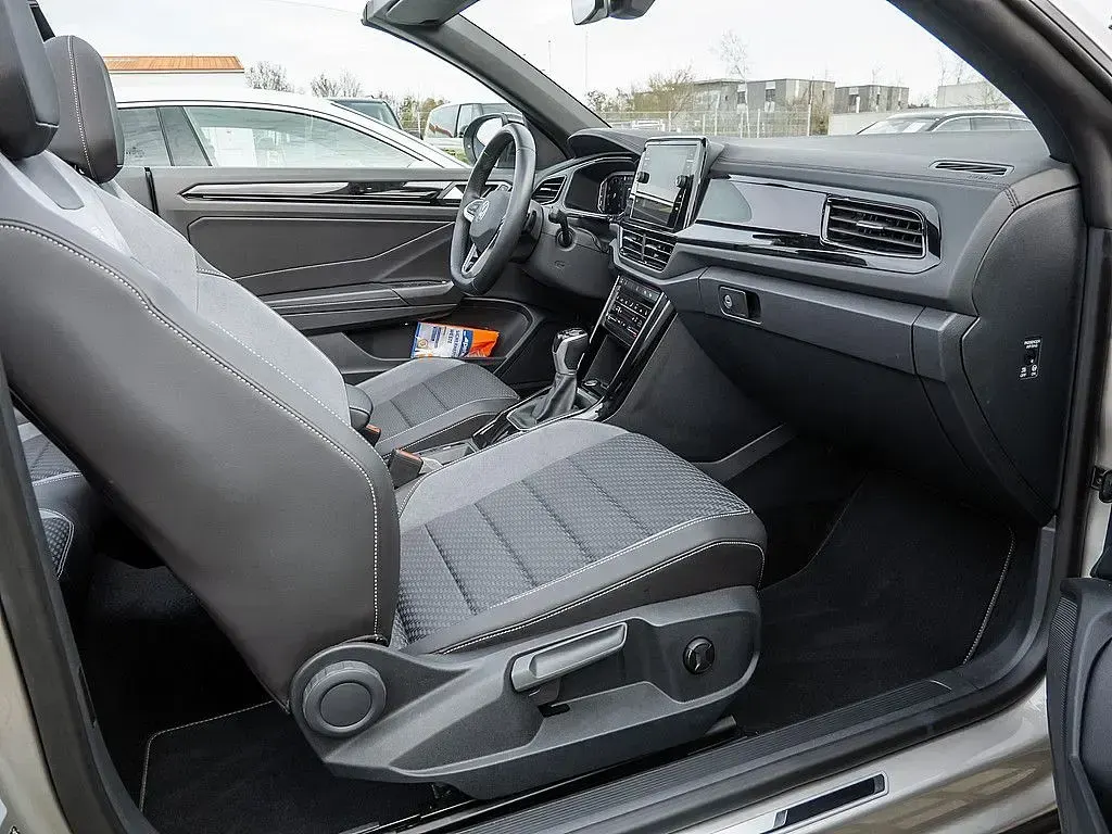 Gebraucht VW T-Roc Style 150 PS (110 kW) 2024 Silber SUV