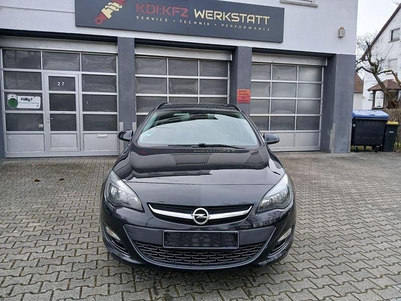 Gebraucht Opel Astra Edition 110 PS (80 kW) 2014 Schwarz Kombi
