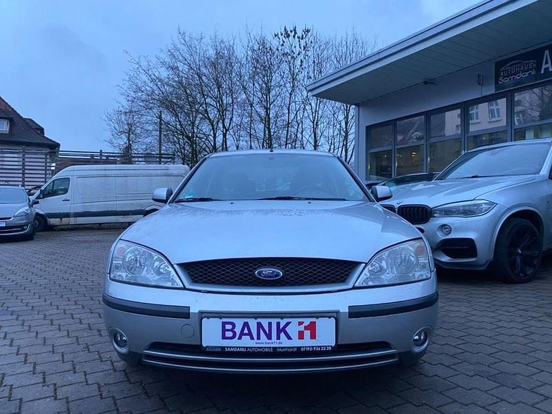 Gebraucht Ford Mondeo Ghia 125 PS (91 kW) 2001 Silber Limousine