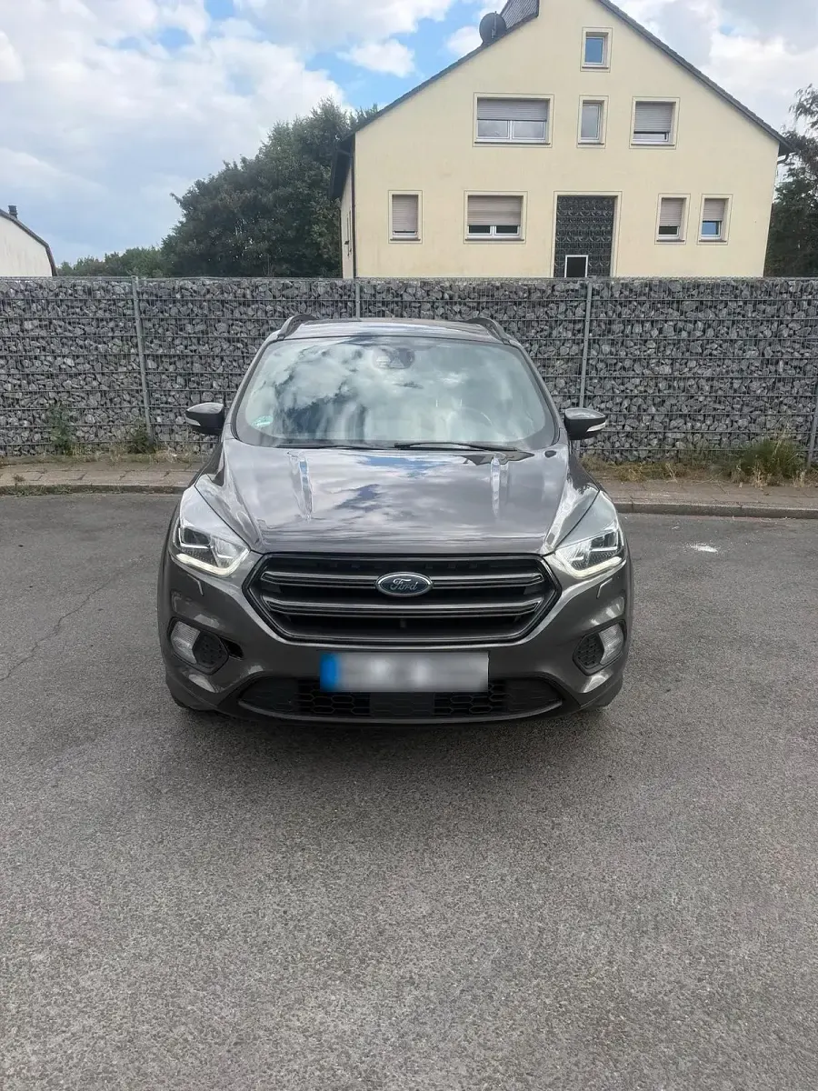 Gebraucht Ford Kuga ST-Line 242 PS (177 kW) 2018 Grau SUV