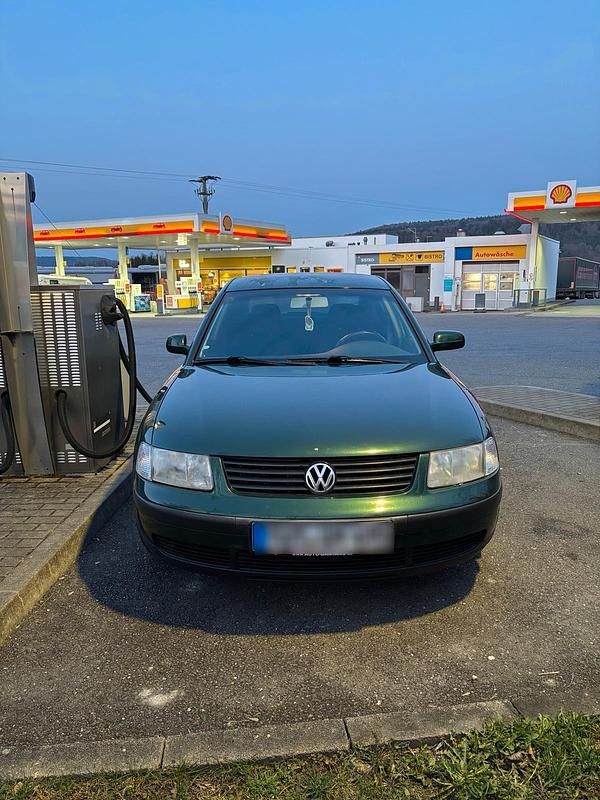 Gebraucht VW Passat 90 PS (66 kW) 2001 Grün Limousine