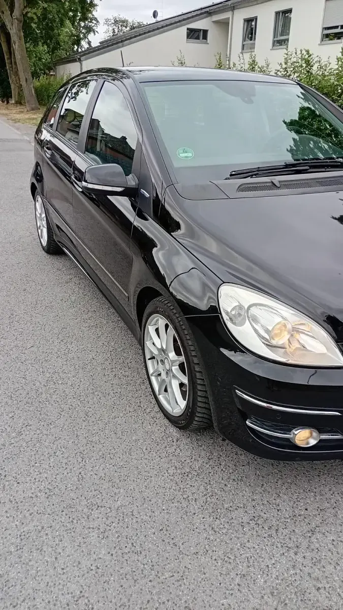 Gebraucht Mercedes B180 105 PS (77 kW) 2009 Schwarz Van / Kleinbus