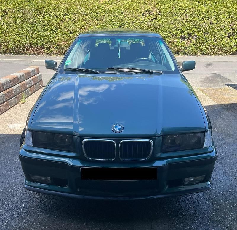 Grün Gebraucht 1997 BMW 323 M Sport Kombi | 8.500 € (Fairer Preis) - Bild 1/4