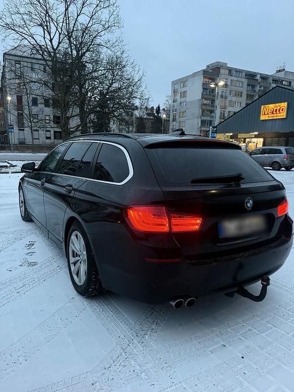 Gebraucht BMW 530 258 PS (189 kW) 2012 Schwarz Kombi