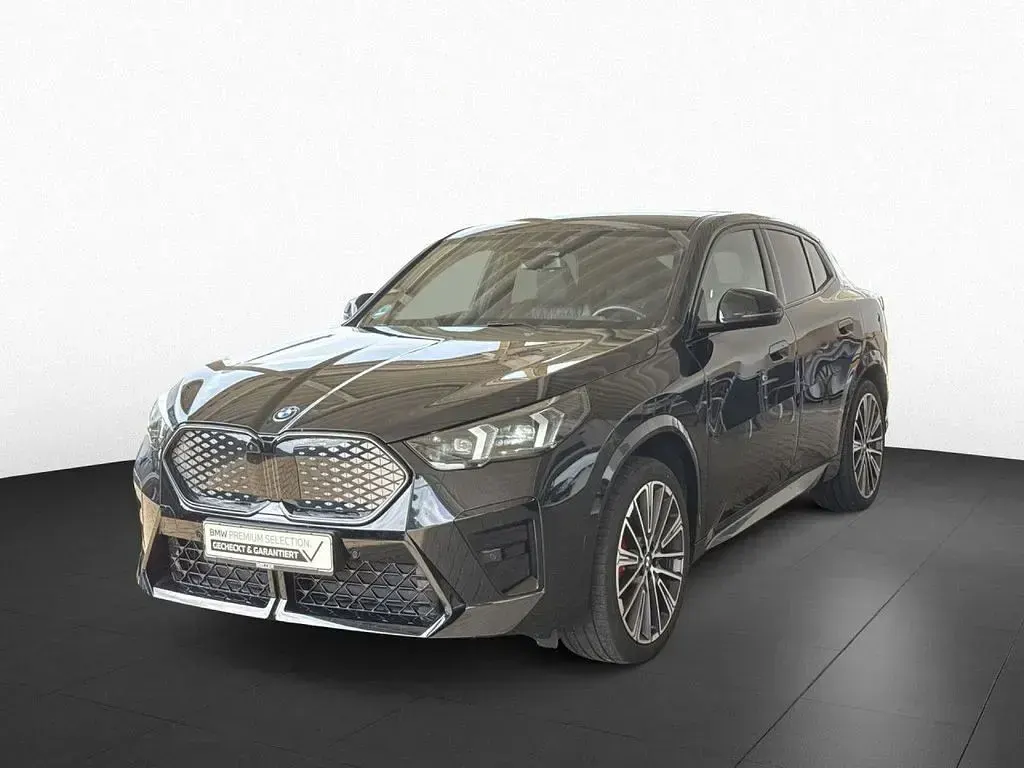 Gebraucht BMW iX2 M Sport 225 kW (306 PS) 2025 Schwarz SUV