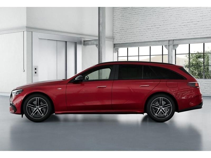 Gebraucht Mercedes E300 AMG 204 PS (150 kW) 2025 Manufaktur lack manufaktur pat Kombi