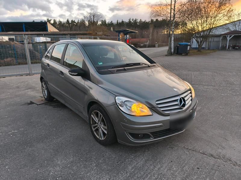 Gebraucht Mercedes B180 109 PS (80 kW) 2007 Grau Van / Kleinbus