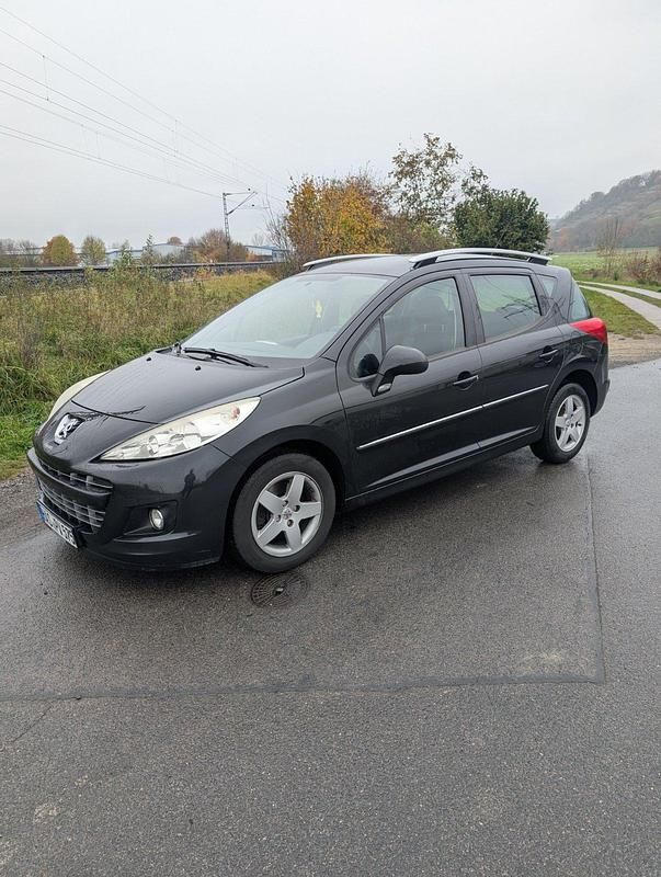 Schwarz Gebraucht 2012 Peugeot 207 Kombi | 4.200 € (Etwas zu teuer) - Bild 1/4