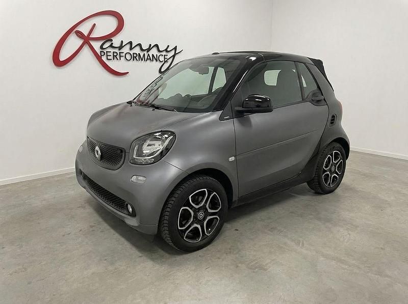 Gebraucht Smart ForTwo Cabrio Basis 71 PS (52 kW) 2016 Schwarz Cabrio