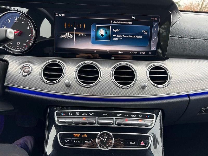 Silber Gebraucht 2018 Mercedes E250 Kombi | 20.090 € (Superpreis) - Bild 1/4