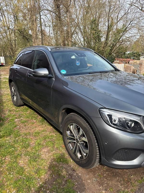Gebraucht Mercedes GLC220 170 PS (125 kW) 2018 Grau SUV