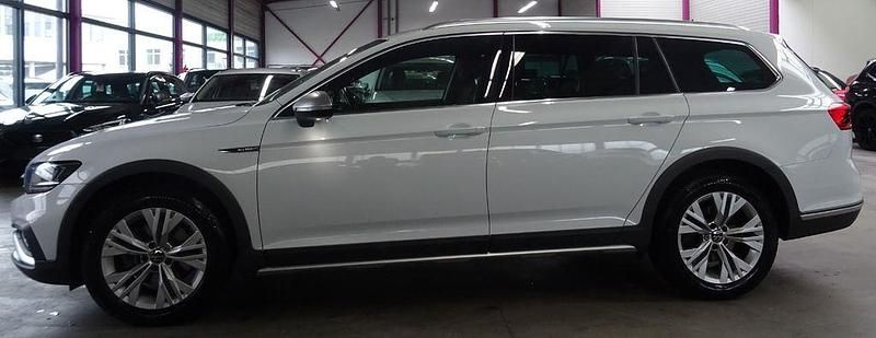 Gebraucht VW Passat Alltrack 200 PS (147 kW) 2023 Weiß Kombi