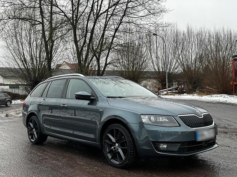 Gebraucht Skoda Octavia 150 PS (110 kW) 2016 Grau Kleinwagen