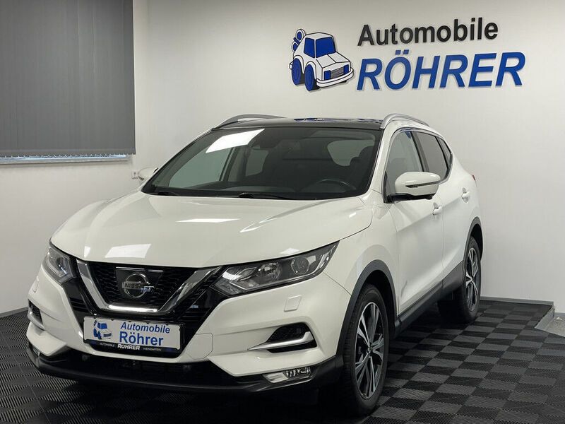 Weiß Gebraucht 2017 Nissan Qashqai N-Connecta SUV | 15.990 € (Fairer Preis) - Bild 1/4