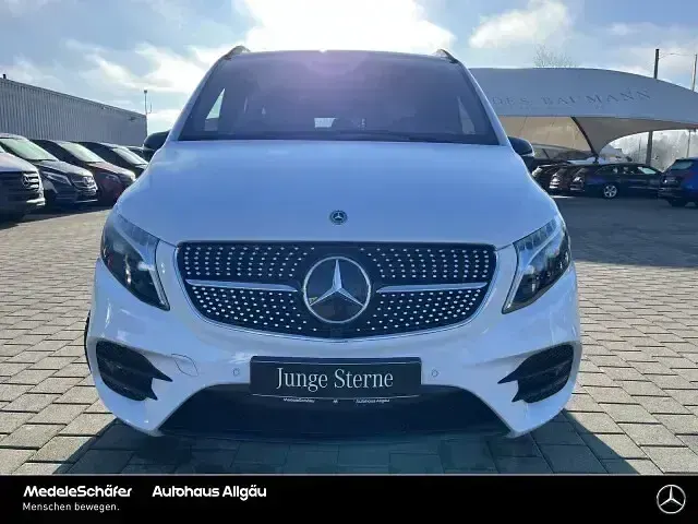 Gebraucht Mercedes V300 Avantgarde 237 PS (174 kW) 2024 Bergkristallweiß Van / Kleinbus