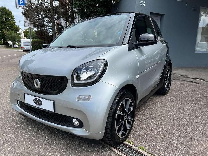 Grau/schwarz Gebraucht 2016 Smart ForTwo Coupé Basis Kleinwagen | 12.499 € (Fairer Preis) - Bild 1/4