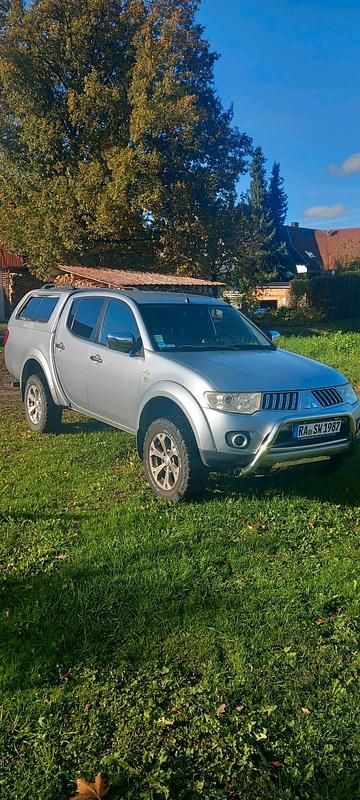 Silber Gebraucht 2012 Mitsubishi L200 Abholung | 16.500 € - Bild 1/4