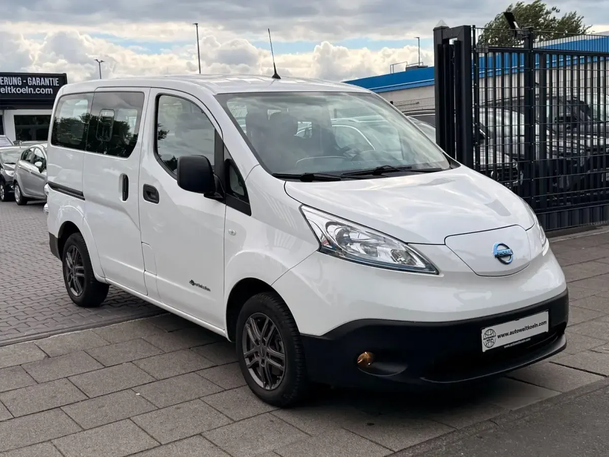Gebraucht Nissan NV200 80 kW (109 PS) 2022 Weiß Van / Kleinbus