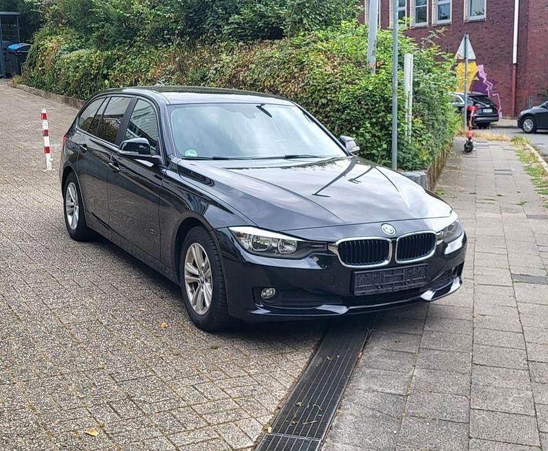 Schwarz Gebraucht 2014 BMW 320 Kombi | 7.700 € (Guter Preis) - Bild 1/4