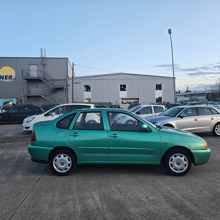 Gebraucht VW Polo 60 PS (44 kW) 1999 Grün Limousine