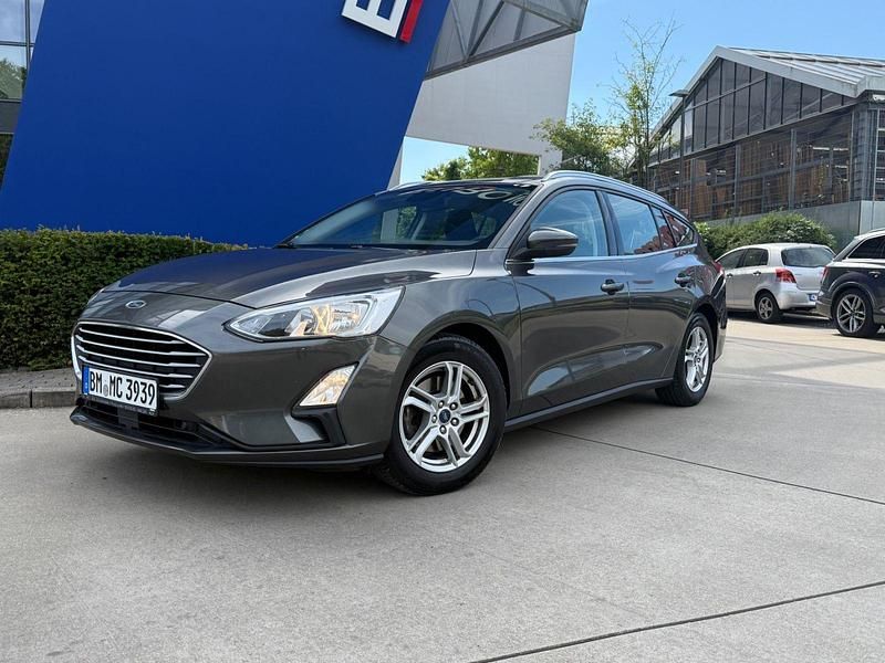 Grau Gebraucht 2019 Ford Focus Titanium Kombi | 9.900 € (Superpreis) - Bild 1/4