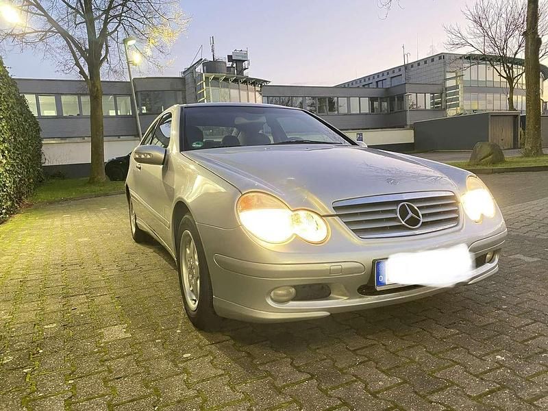 Gebraucht 2002 Mercedes C200 Coupé | 2.700 € (Fairer Preis) - Bild 1/4