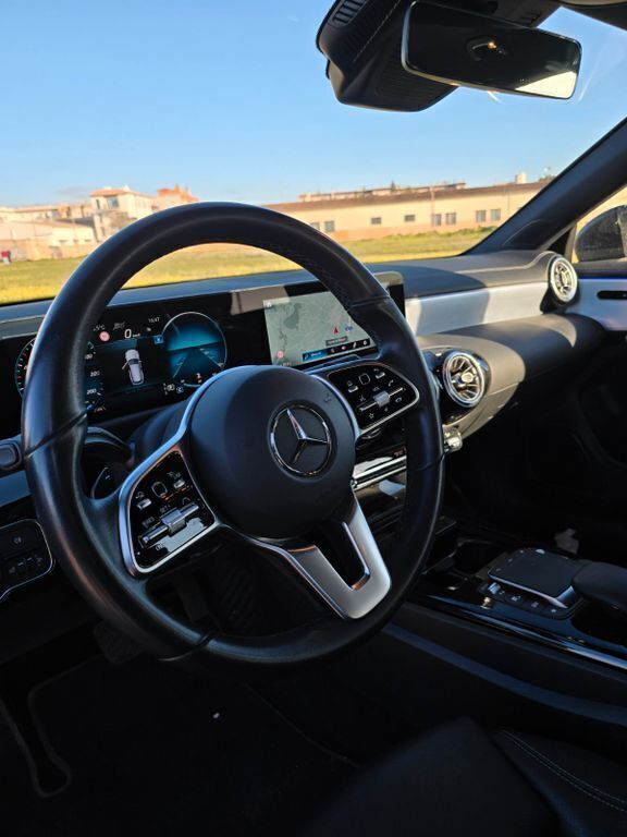 Schwarz Gebraucht 2021 Mercedes CLA220 Shooting Brake Kombi | 22.500 € (Superpreis) - Bild 1/4
