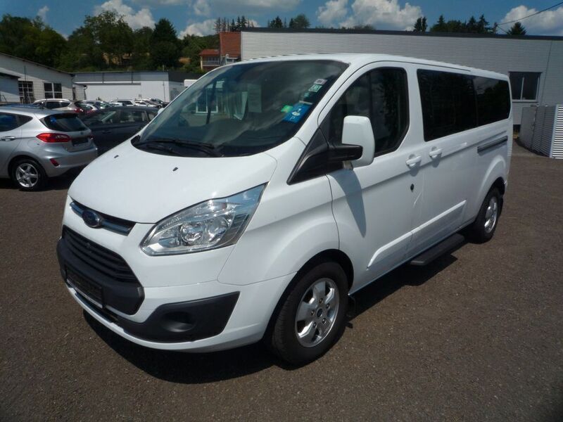 Weiß Gebraucht 2018 Ford Tourneo Kombi | 18.990 € (Fairer Preis) - Bild 1/4