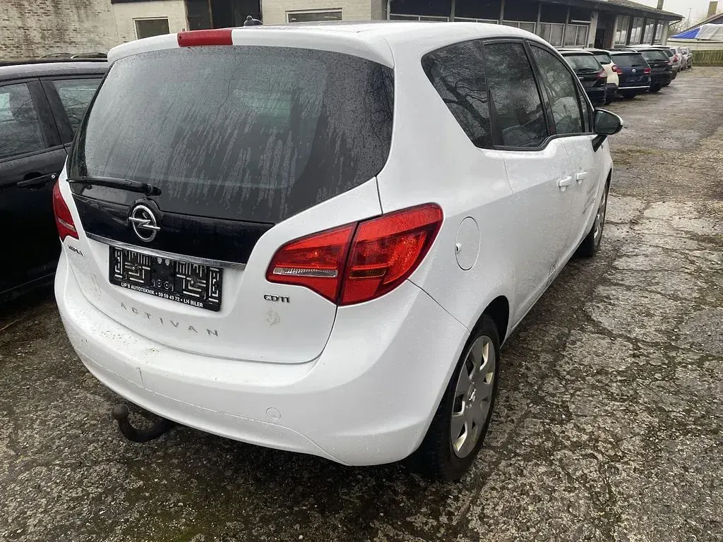 Gebraucht Opel Meriva drive 110 PS (80 kW) 2016 Weiß Van / Kleinbus