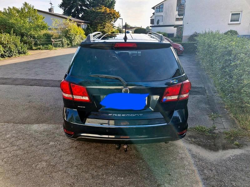 Gebraucht Fiat Freemont 170 PS (125 kW) 2013 Blau SUV