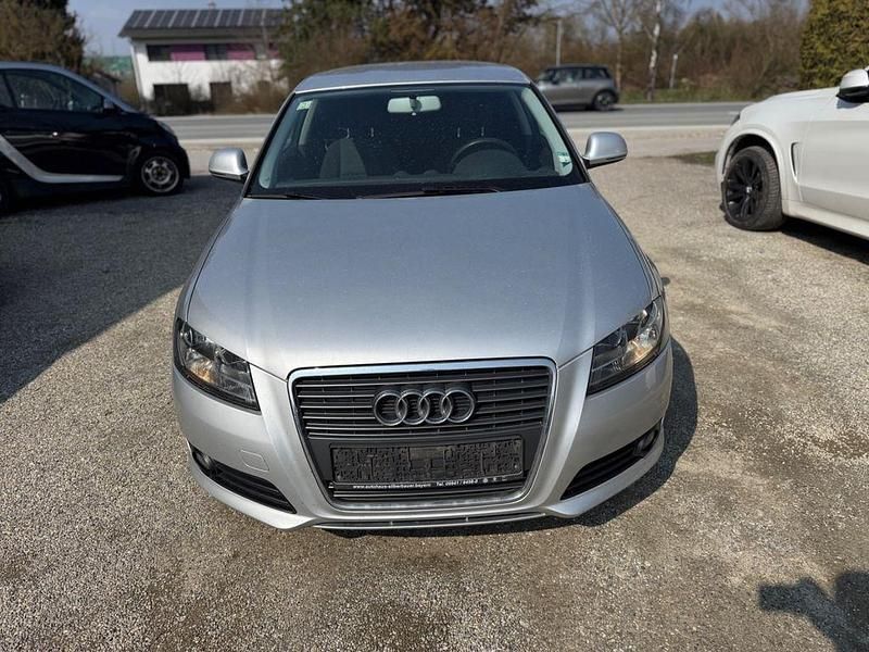 Gebraucht Audi A3 Attraction 90 PS (66 kW) 2010 Silber Kleinwagen