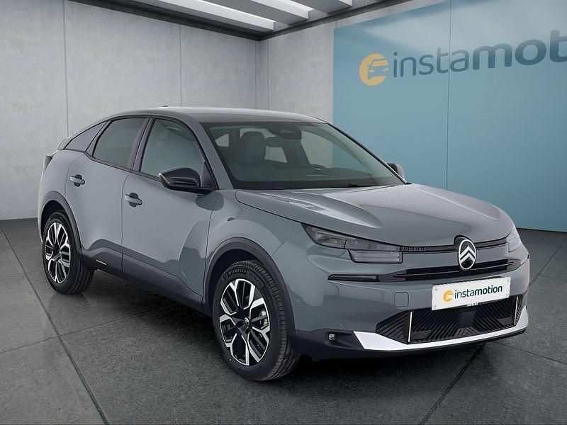 Neu Citroën C4 131 PS (96 kW) 2025 Grün Limousine