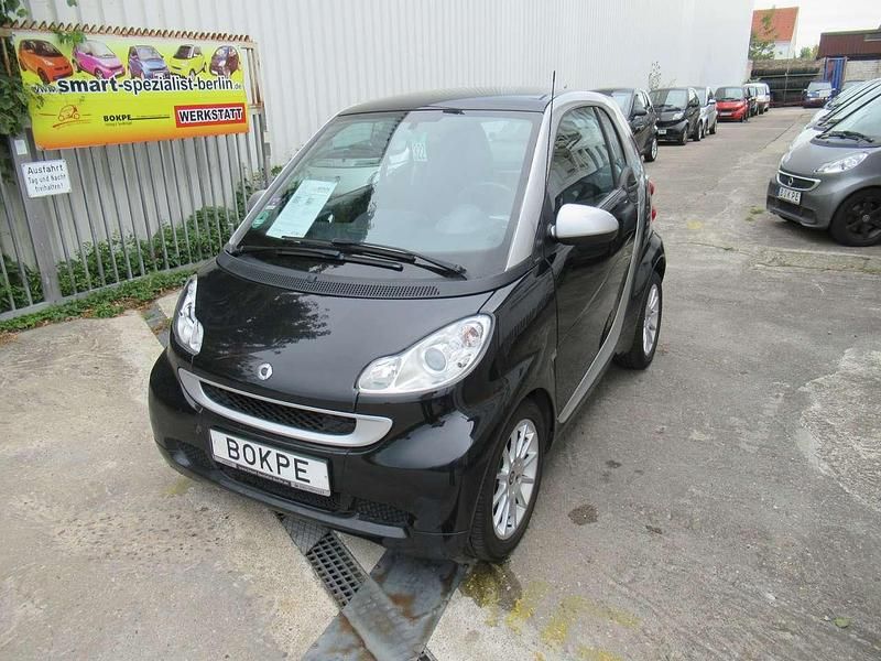 Jack black uni Gebraucht 2011 Smart ForTwo Coupé Coupé | 6.490 € (Teuer) - Bild 1/4