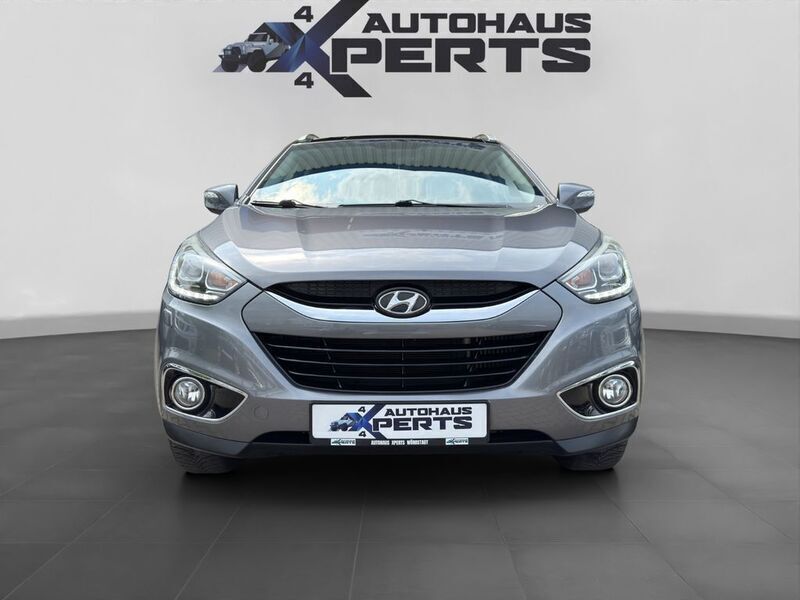 Grau Gebraucht 2015 Hyundai ix35 Premium SUV | 13.900 € (Etwas zu teuer) - Bild 1/4