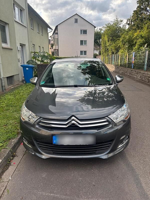 Grau Gebraucht 2013 Citroën C4 SELECTION Limousine | 4.700 € (Fairer Preis) - Bild 1/4