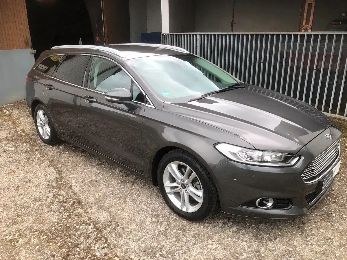 Gebraucht Ford Mondeo Titanium 120 PS (88 kW) 2016 Grau Kombi