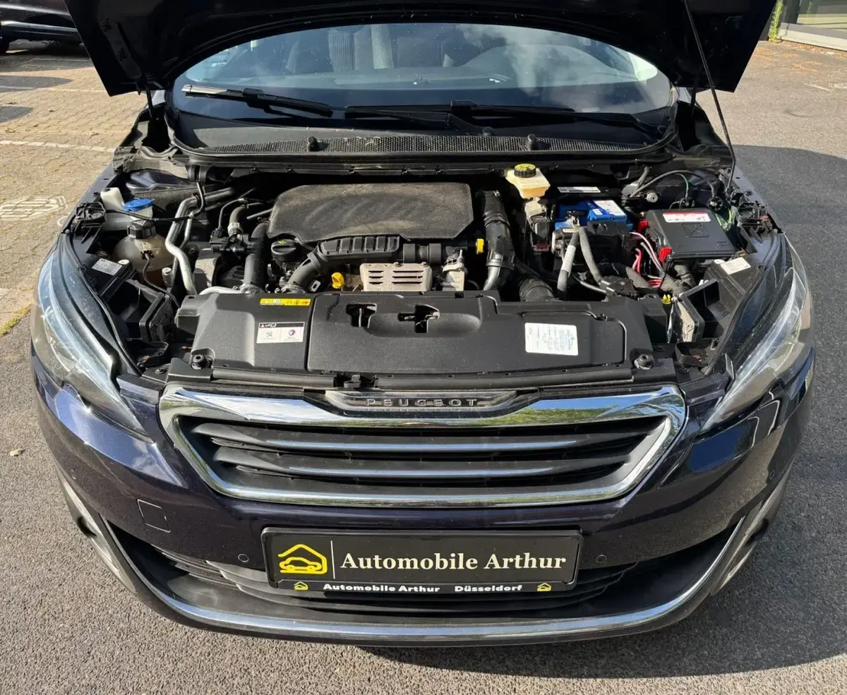 Gebraucht Peugeot 308 131 PS (96 kW) 2016 Blau Kombi