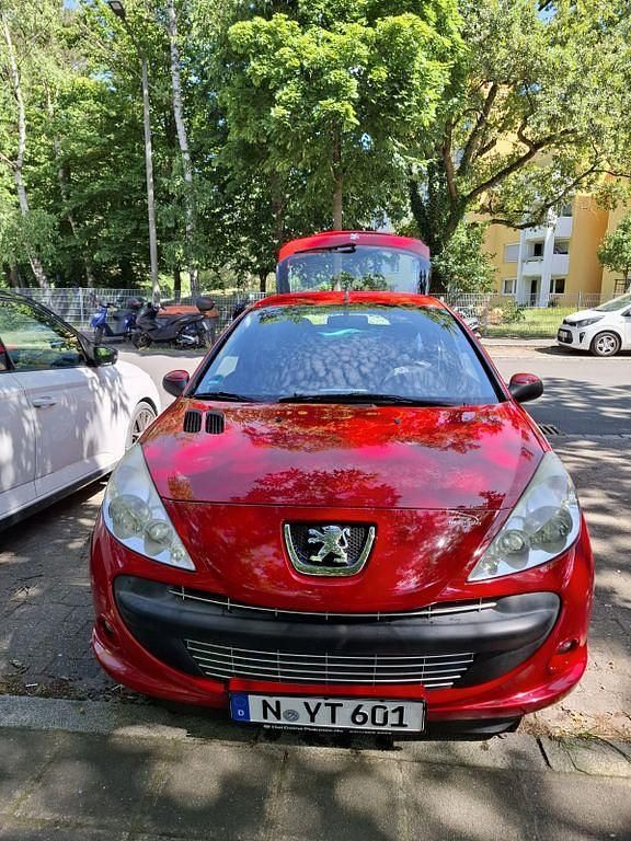 Rot Gebraucht 2012 Peugeot 206+ Kleinwagen | 3.000 € (Fairer Preis) - Bild 1/4