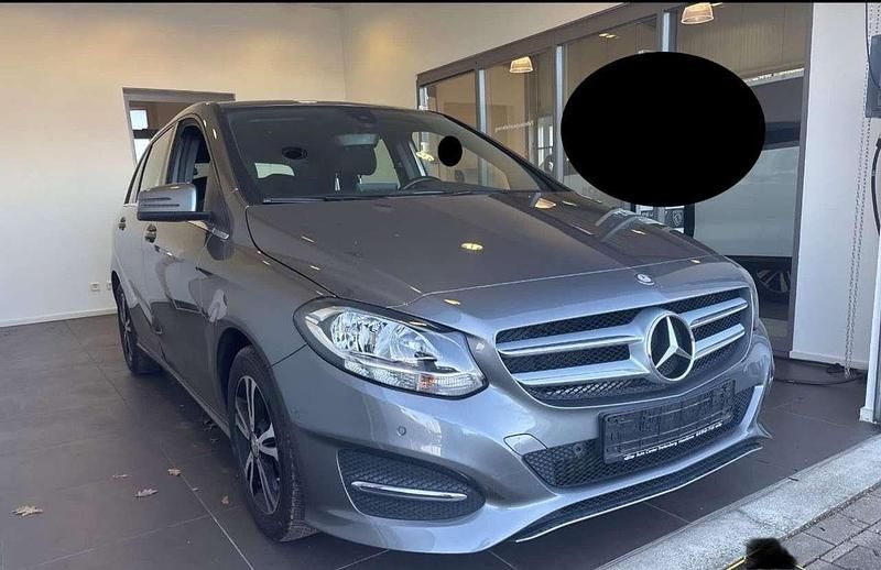 Gebraucht Mercedes B180 109 PS (80 kW) 2015 Grau Van / Kleinbus