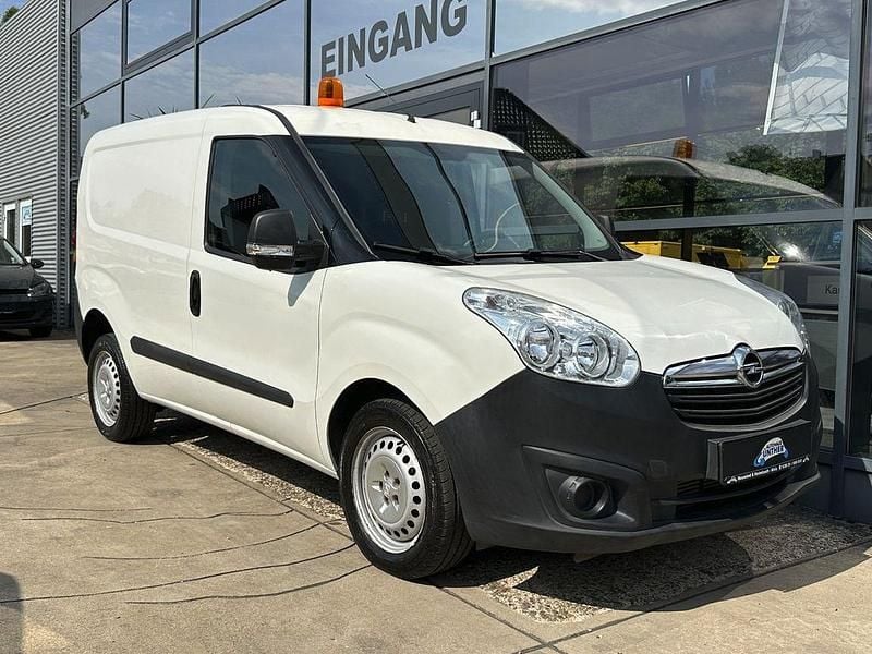 Gebraucht Opel Combo 120 PS (88 kW) 2018 Weiß Van / Kleinbus