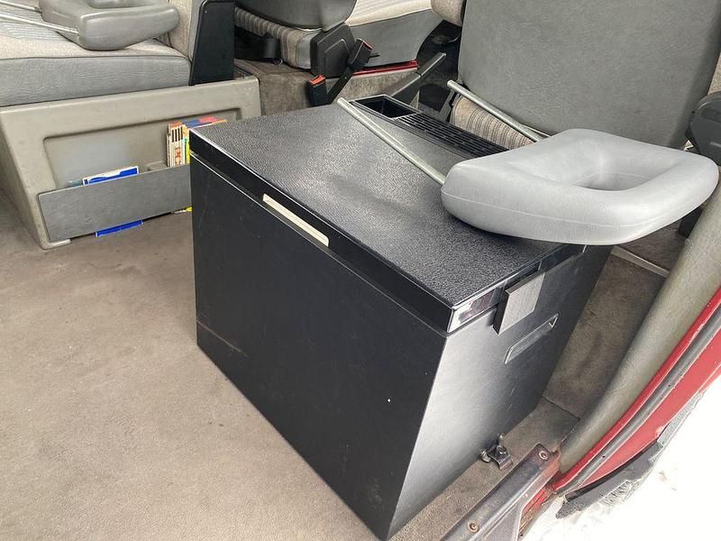 Usado VW Multivan 69 HP (50 kW) 1988 Vermelho Monovolume