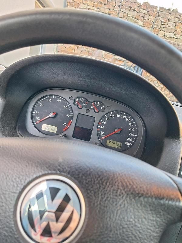 Gebraucht VW Golf IV 90 PS (66 kW) 2001 Schwarz Kleinwagen