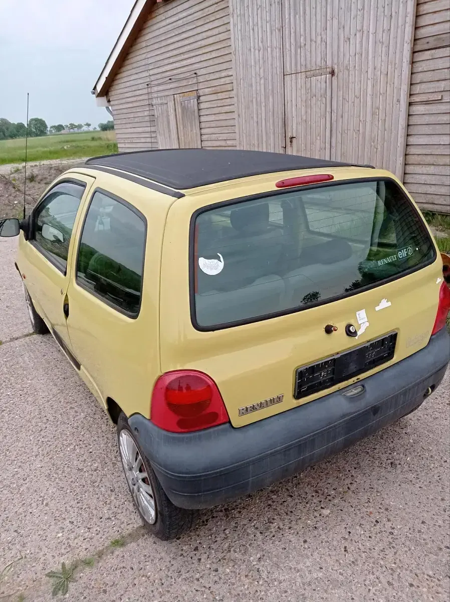 Używany Renault Twingo 58 KM (42 kW) 2001 Żółty Hatchback