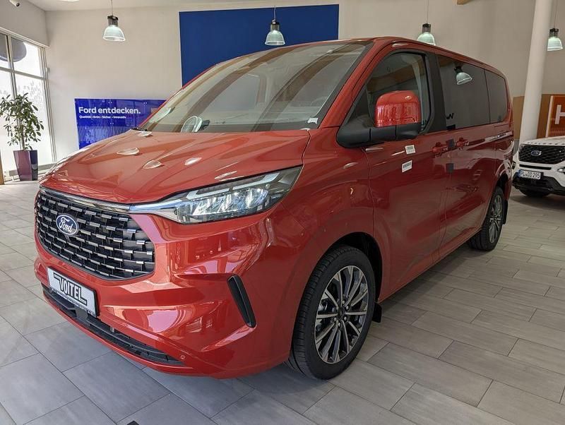 Neu Ford Tourneo Titanium 150 PS (110 kW) 2025 Rot Van / Kleinbus