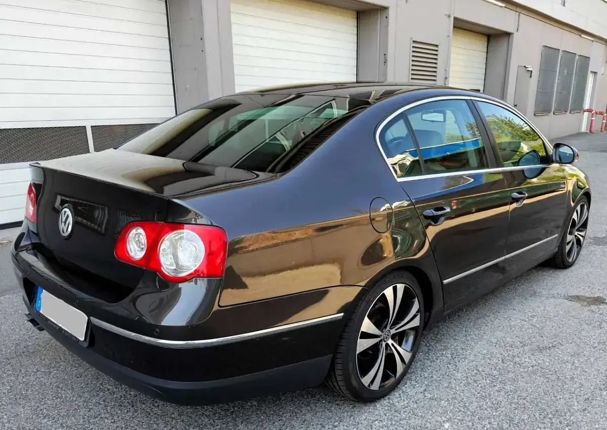 Gebraucht VW Passat Highline 150 PS (110 kW) 2005 Moccaanthrazit perleffekt Limousine