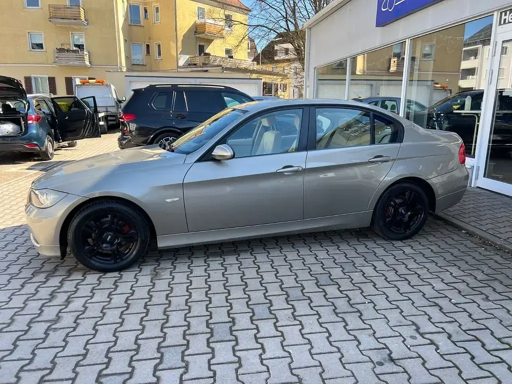 Usata BMW 320 Advantage 170 CV (125 kW) 2008 Oro Berlina