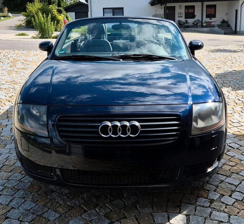 Second-hand Audi TT 150 CP (110 kW) 2002 Albastru Coupe