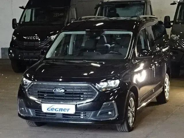 Gebraucht Ford Tourneo Titanium 122 PS (89 kW) 2023 Schwarz Van / Kleinbus