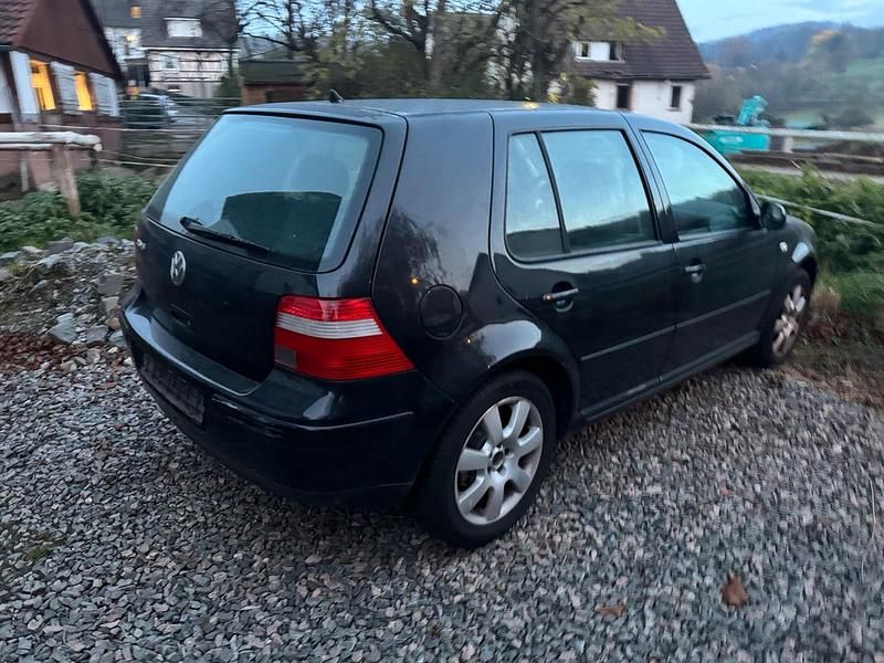 Gebraucht VW Golf IV 75 PS (55 kW) 2003 Schwarz Kleinwagen